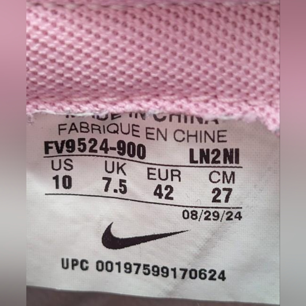 Nike Dunk Low 'Real Pink' Sneakers Wmn's Size 10 Like New MSRP $140 - Picture 11 of 11